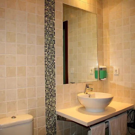 乌索特吉农家乐 *